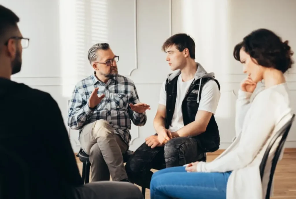 7 Key Benefits of Gender-Specific Rehab for Men